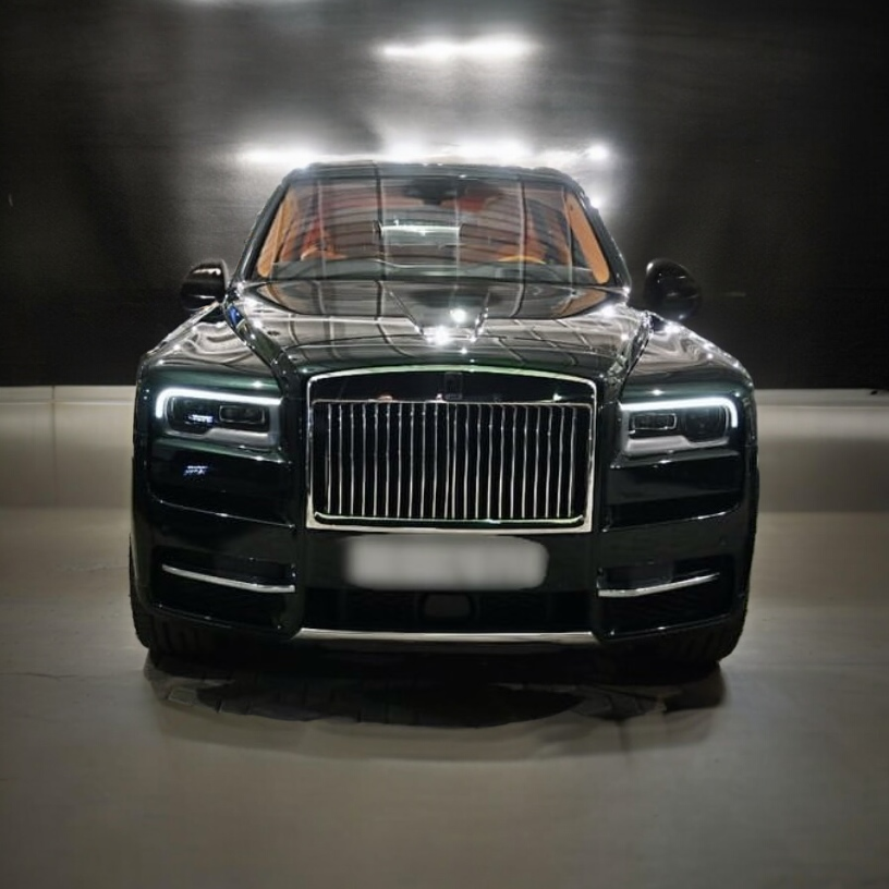 Rolls Royce Cullinan  2021