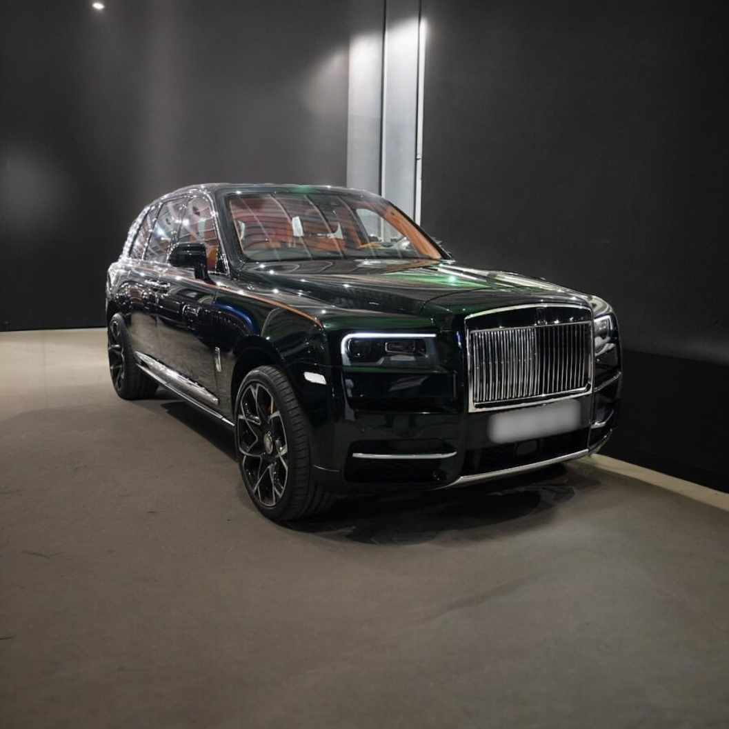 Rolls Royce Cullinan  2021
