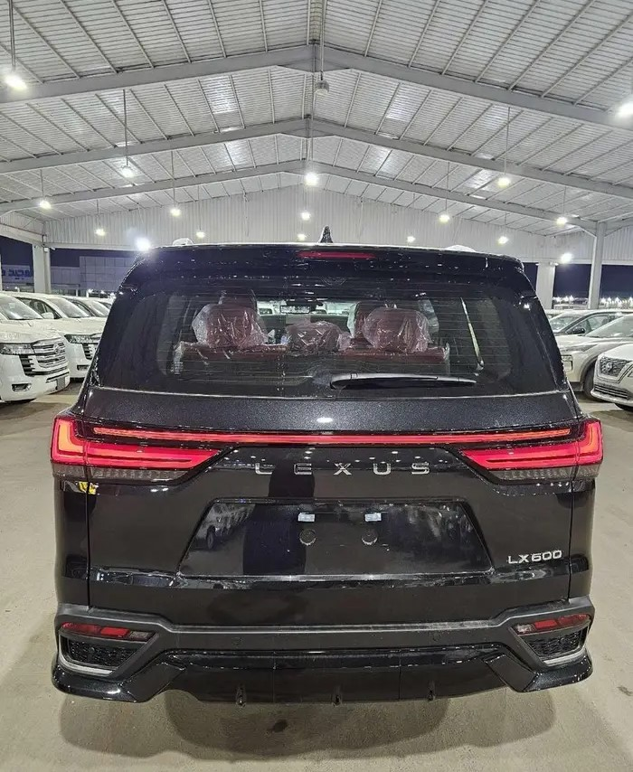 لكزس LX600 اف سبورت موديل 2026 لون أسود