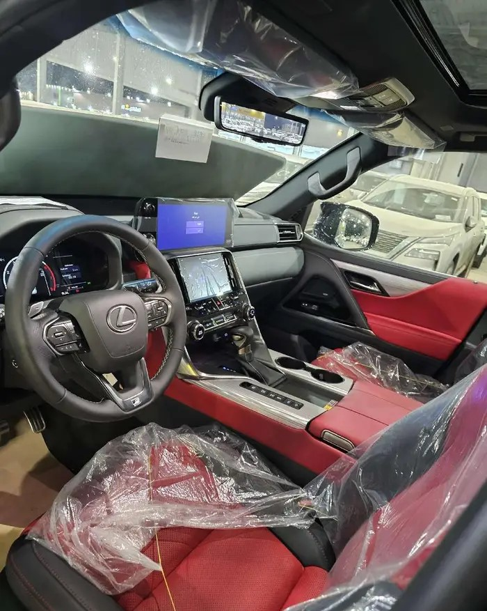 لكزس LX600 اف سبورت موديل 2026 لون أسود